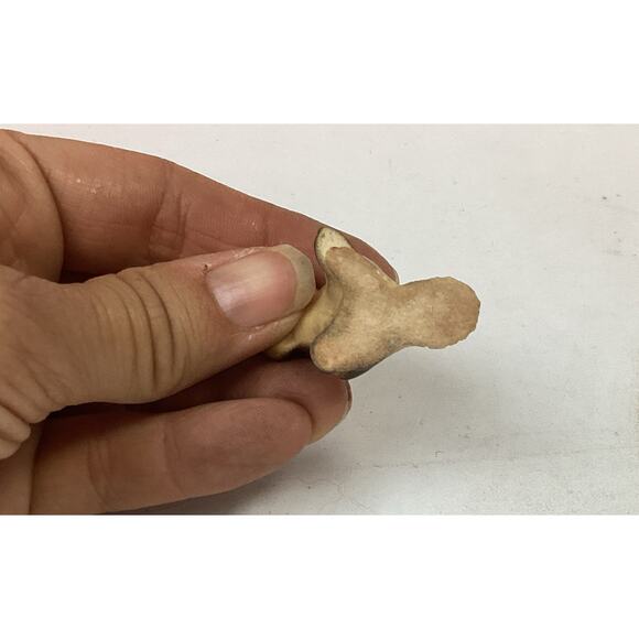 Hagen Renaker Beaver Paws Up Glazed Ceramic Miniature Figurine - Picture 7 of 8